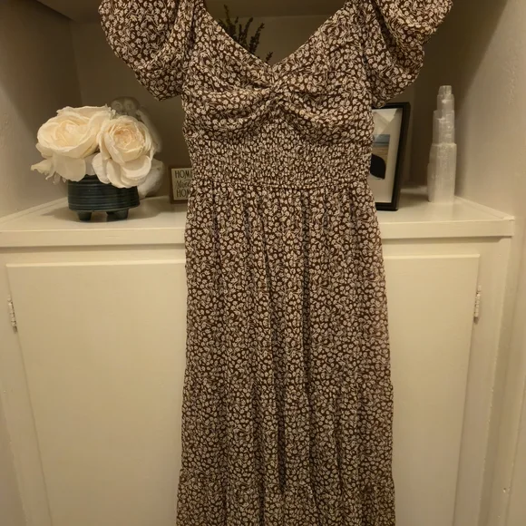 Floral Sweetheart Puff-Sleeve Midi Dress - Picture 4 of 5